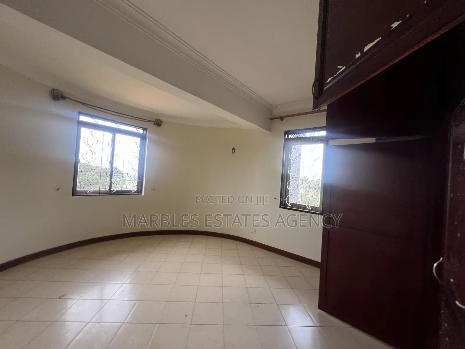 Furnished 10bdrm Bungalow in Mutungo, Central Division for rent in Central Division