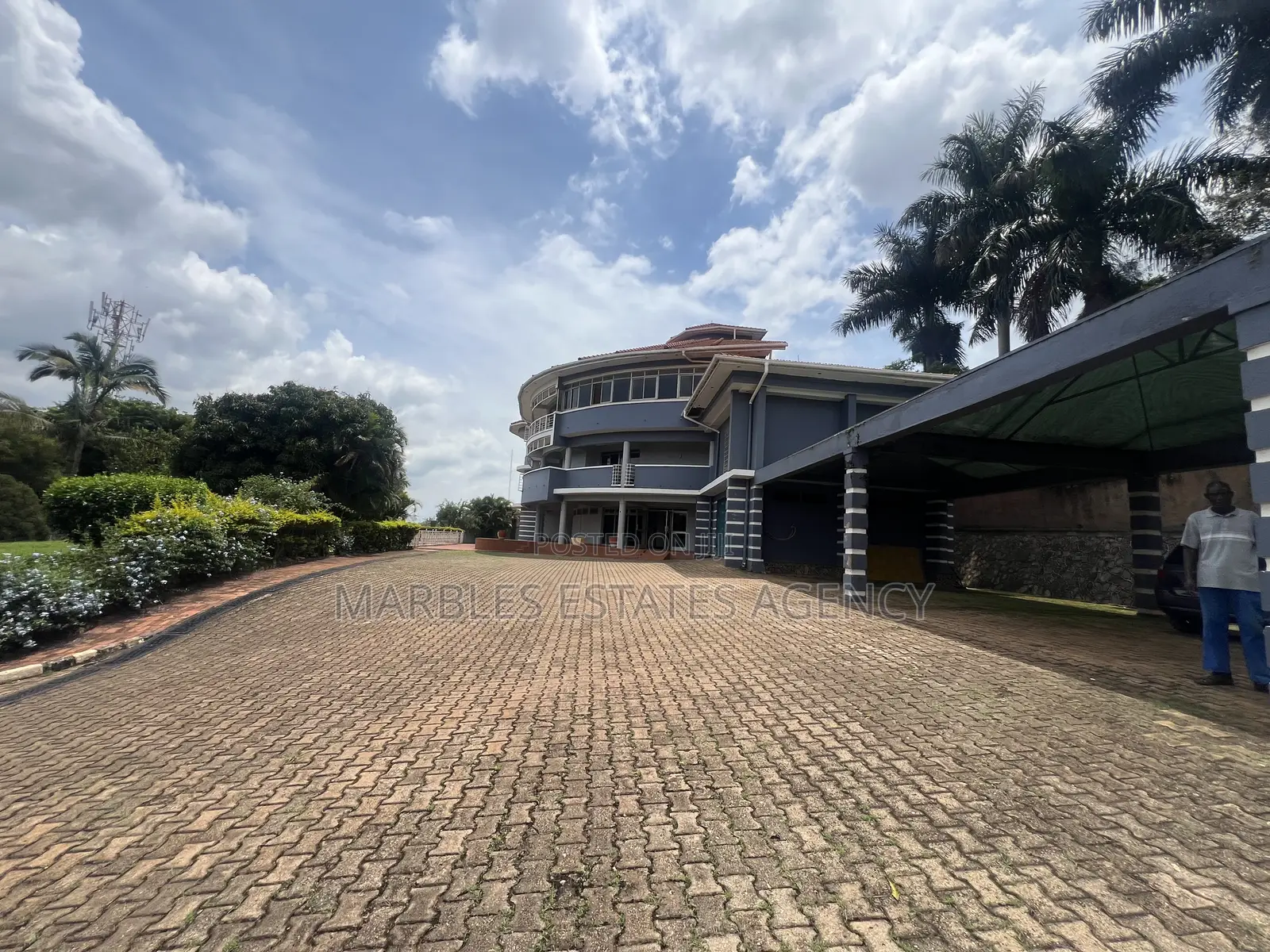 Furnished 10bdrm Bungalow in Mutungo, Central Division for rent in Central Division