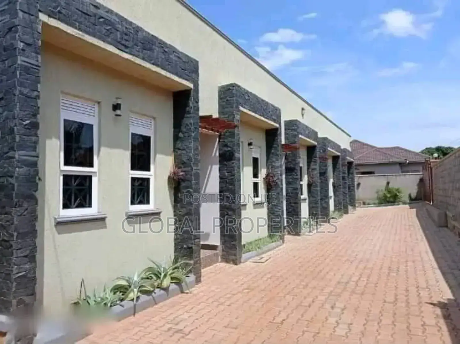 1bdrm Bungalow in Kira Bulindo Rd, Central Division for rent in Central Division
