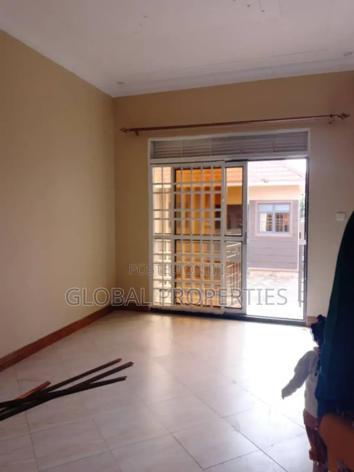 1bdrm Bungalow in Kira Bulindo Rd, Central Division for rent in Central Division