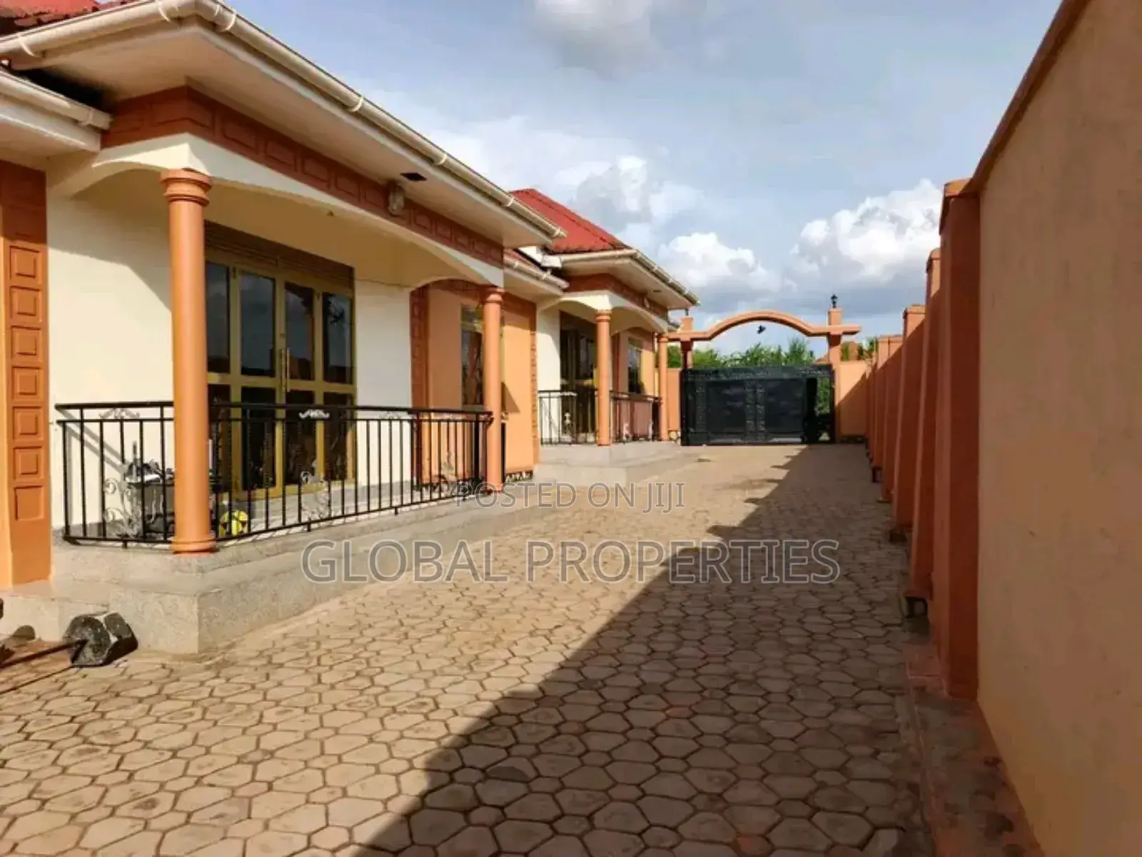 2bdrm Bungalow in Kira Estate, Central Division for rent in Central Division