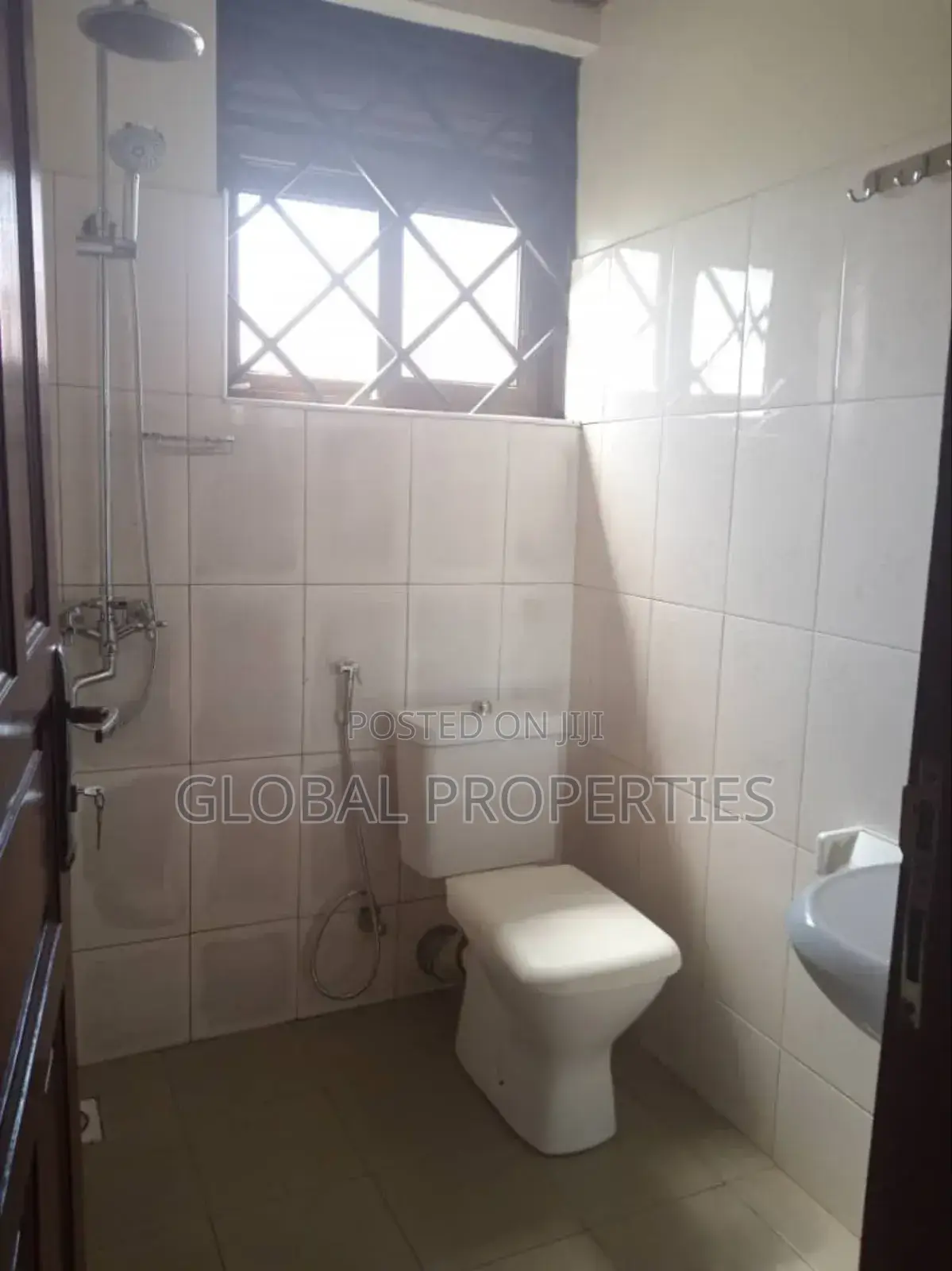 2bdrm Bungalow in Kira Estate, Central Division for rent in Central Division