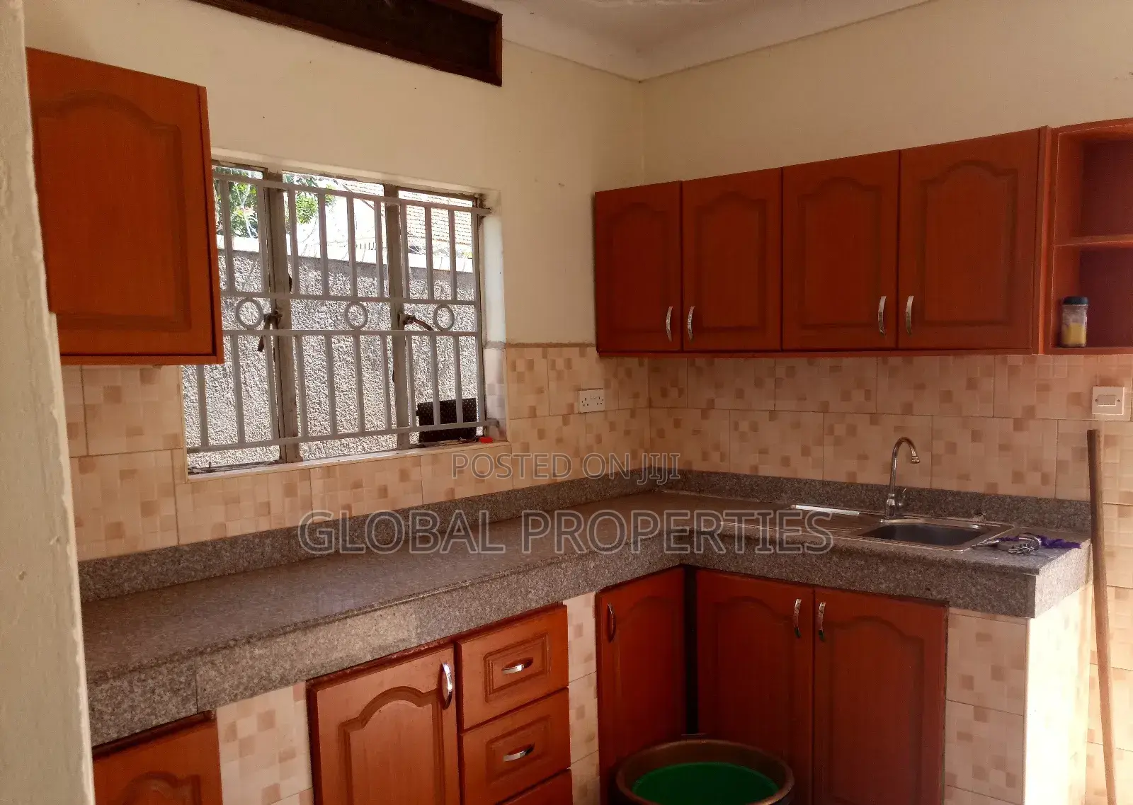 2bdrm Bungalow in Bweyogerere, Central Division for rent in Central Division