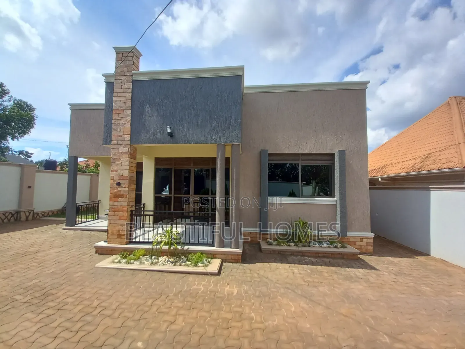 Furnished 4bdrm Townhouse in Kira Central Division in Kira