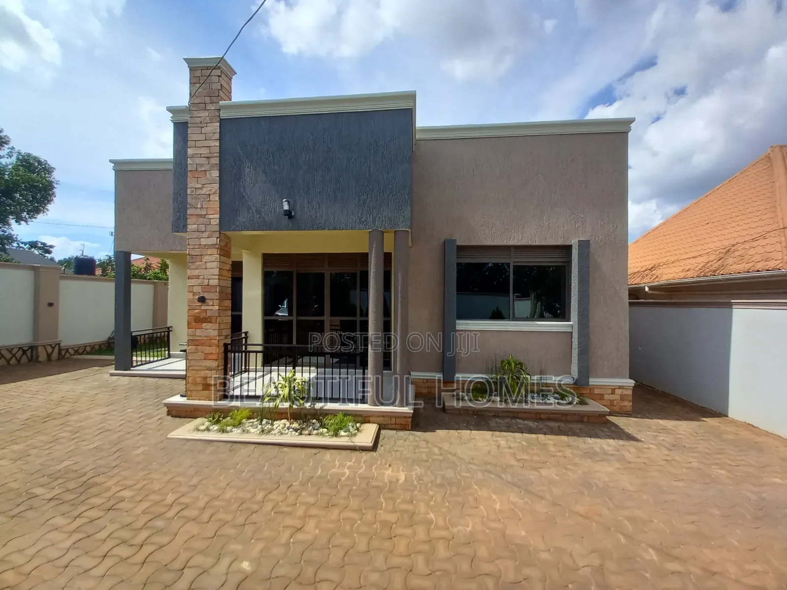 Furnished 4bdrm Townhouse in Kira Central Division in Kira