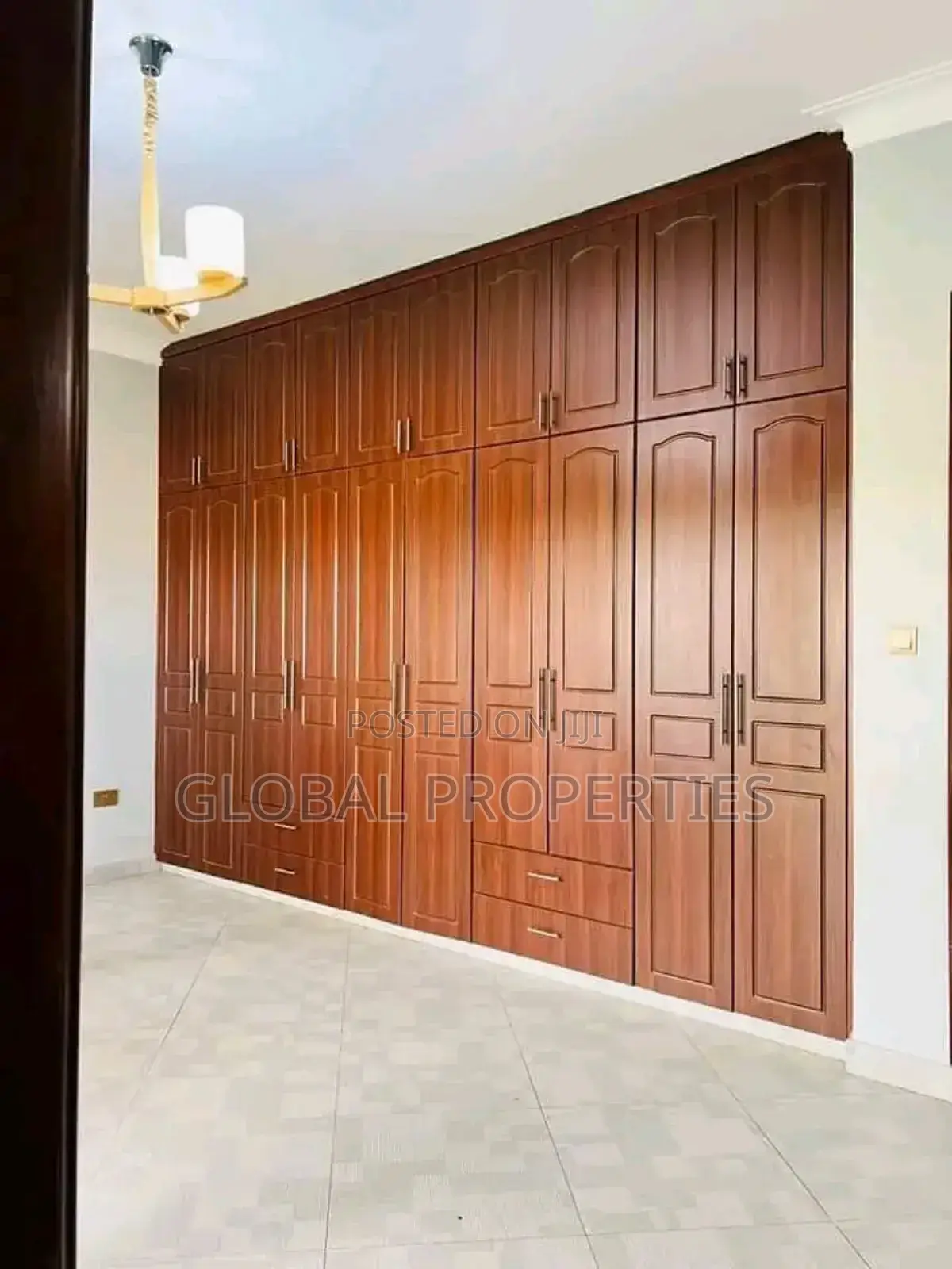 3bdrm Apartment in Nsawo Estate, Central Division for rent in Central Division