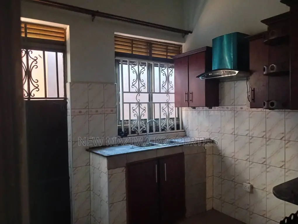 3bdrm Bungalow in Makindye Kizungu, Division A for rent in Division A