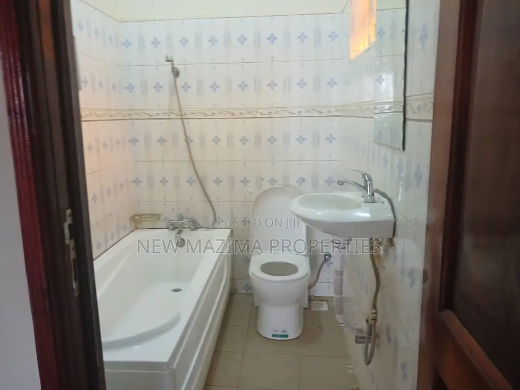 3bdrm Bungalow in Makindye Kizungu, Division A for rent in Division A