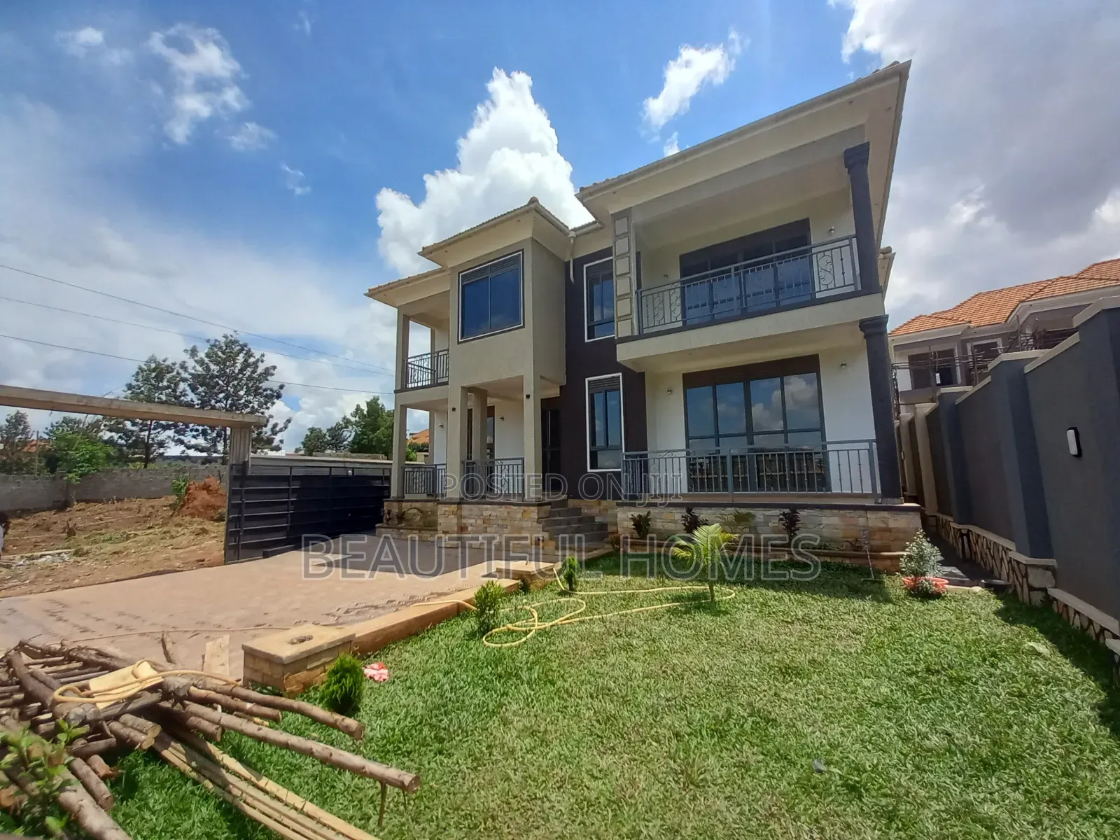 Furnished 6bdrm Duplex in Kira, Central Division for sale in Central Division