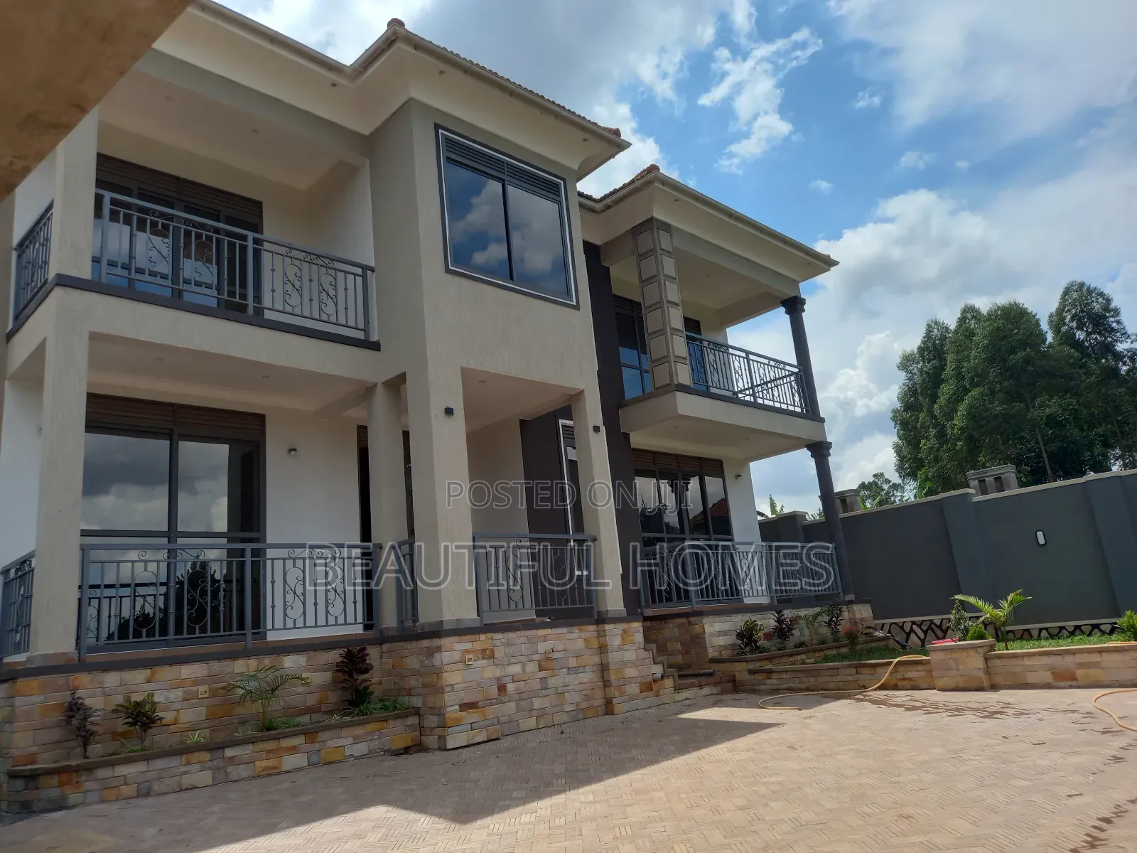 Furnished 6bdrm House in Kira Corporate, Central Division for sale in Central Division