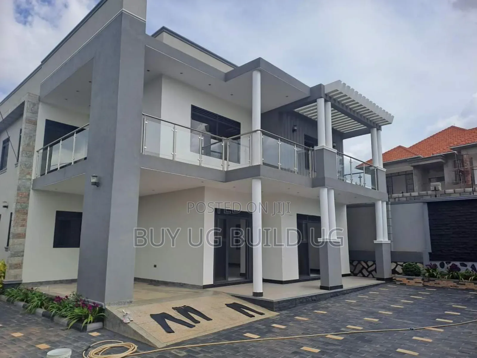 5bdrm Duplex in Kira Nsasa for sale in Kira