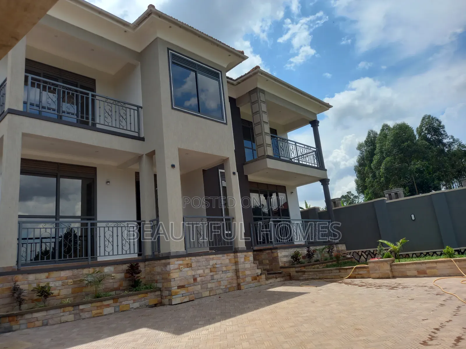 Furnished 6bdrm House in Kira Ministers for sale in Kira