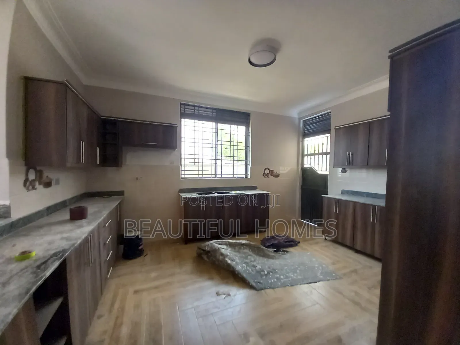 Furnished 6bdrm House in Kira Ministers for sale in Kira