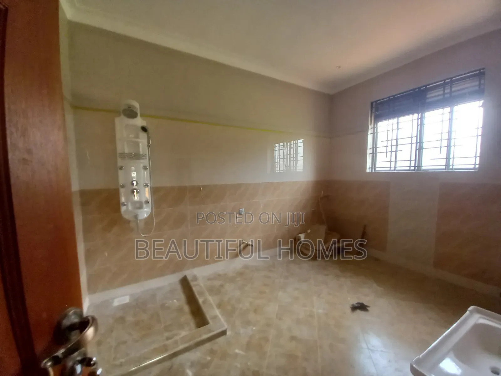 Furnished 6bdrm Mansion in Kira for sale in Kira
