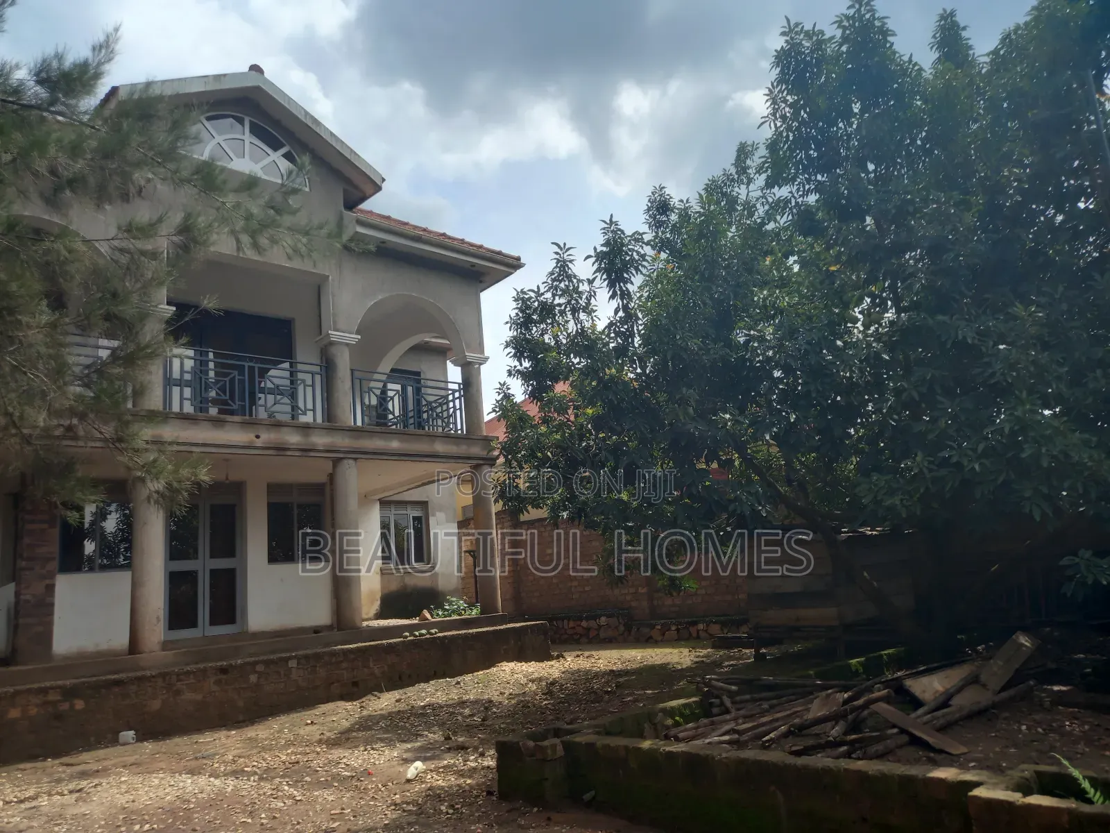 Furnished 5bdrm House in Kira for sale in Kira