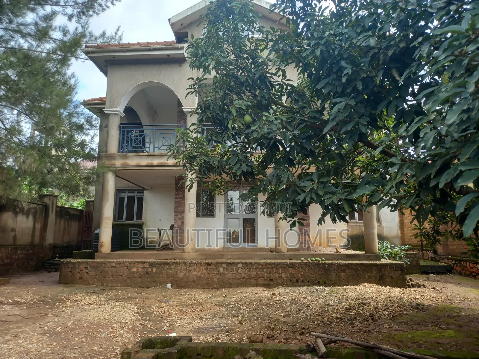 Furnished 5bdrm Duplex in Kira for sale in Kira