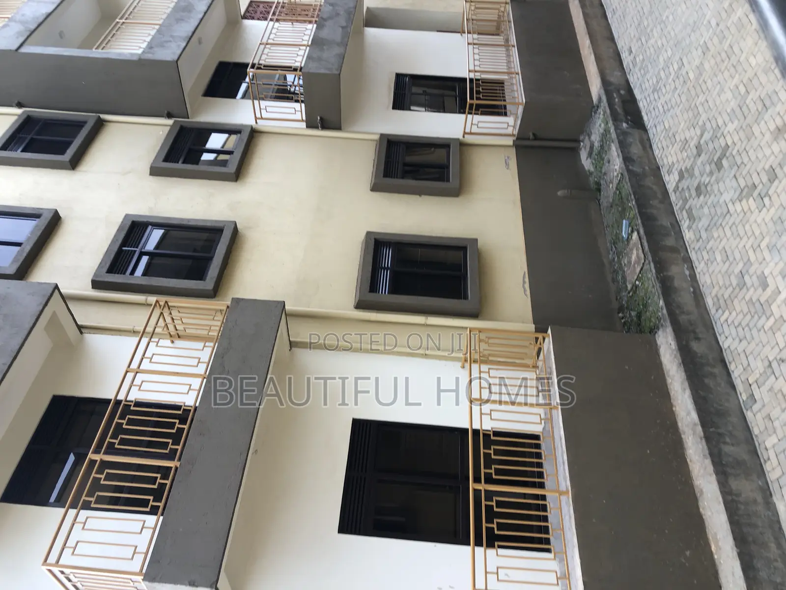 Furnished 3bdrm Condo in Kisaasi, Nakawa for sale in Nakawa