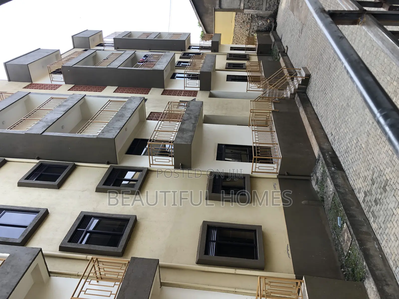 Furnished 3bdrm Condo in Kisaasi, Nakawa for sale in Nakawa