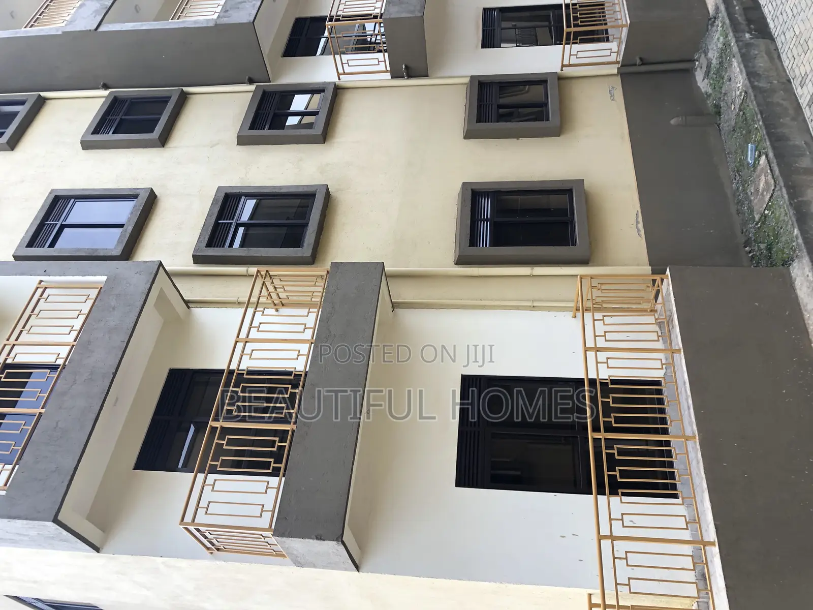 Furnished 3bdrm Condo in Kisaasi, Central Division for sale in Central Division