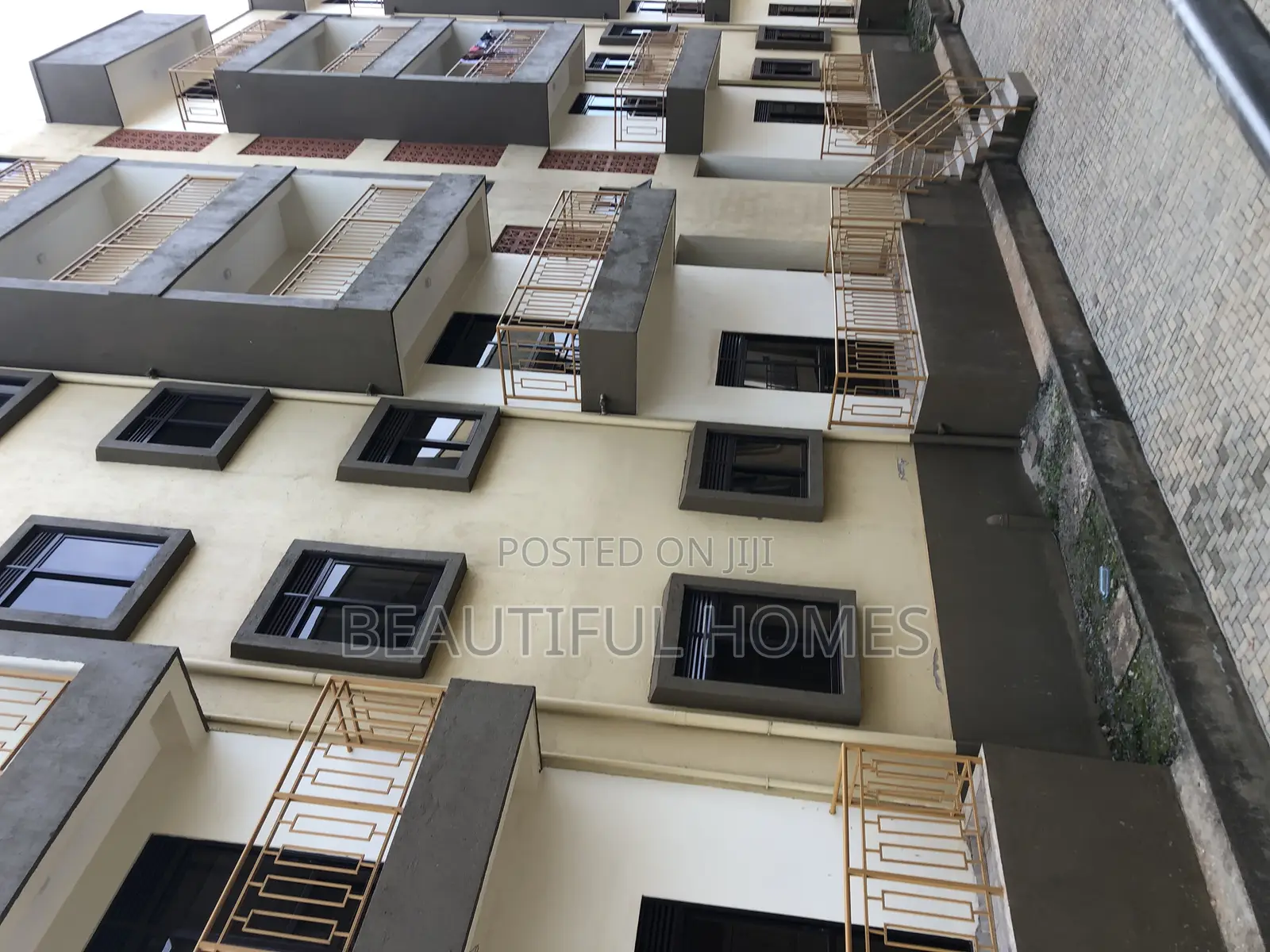Furnished 3bdrm Condo in Kisaasi, Central Division for sale in Central Division