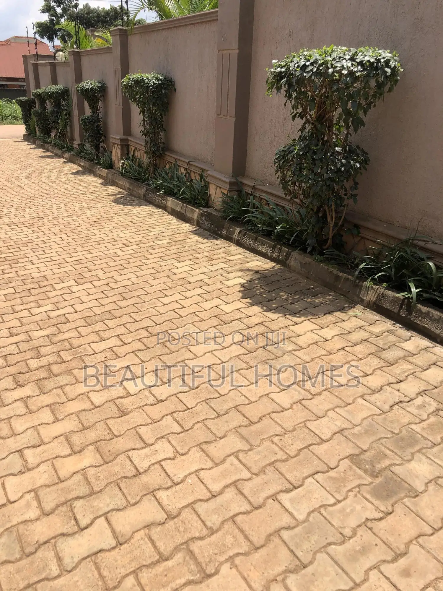 Furnished 2bdrm Apartment in Kira, Central Division for sale in Central Division
