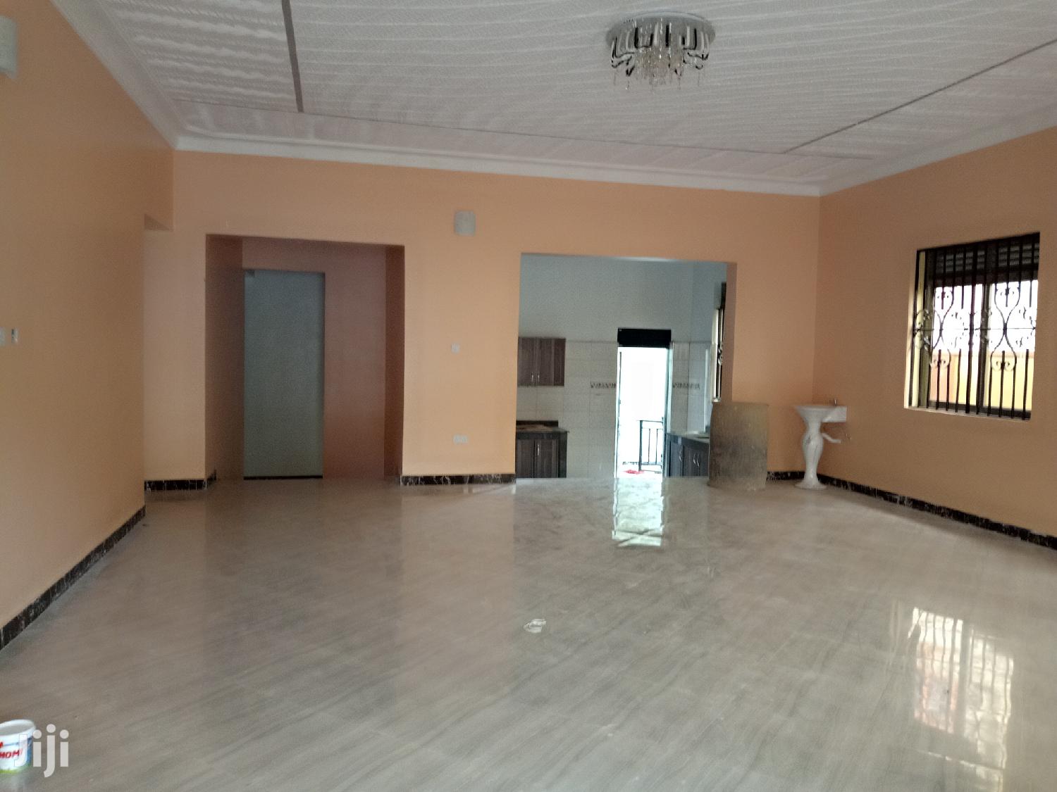Namugongo Buto Tarmacked Neighborhood House for Sell in Kampala