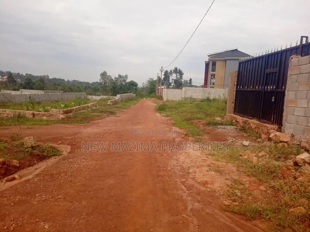 Very Beautiful Plot Rich Neighbors on Sale Kitende Ntebe Rd in Division A