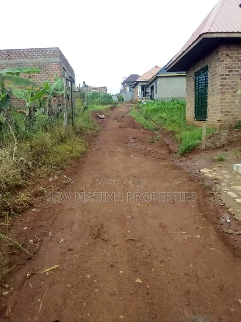 Very Beautiful Plot on Quicksale in Nsangi Town at Gd Prices in Division A