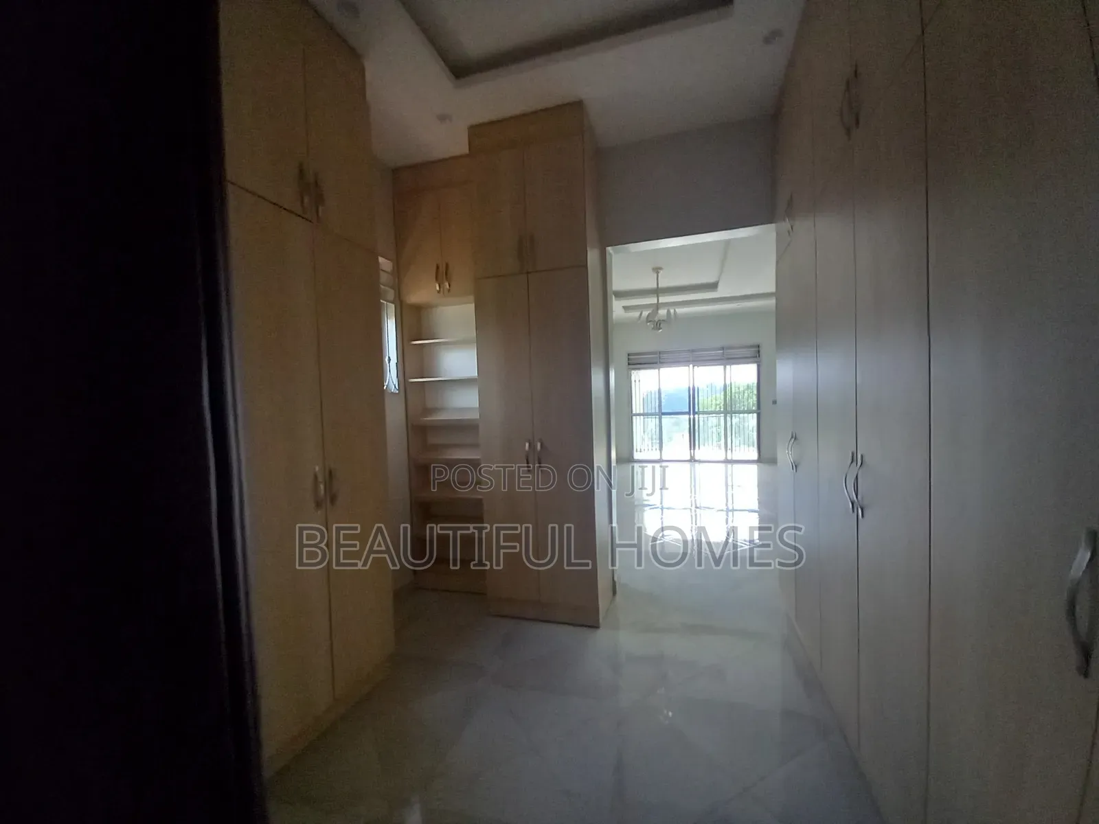 Furnished 6bdrm House in Kira for sale in Kira