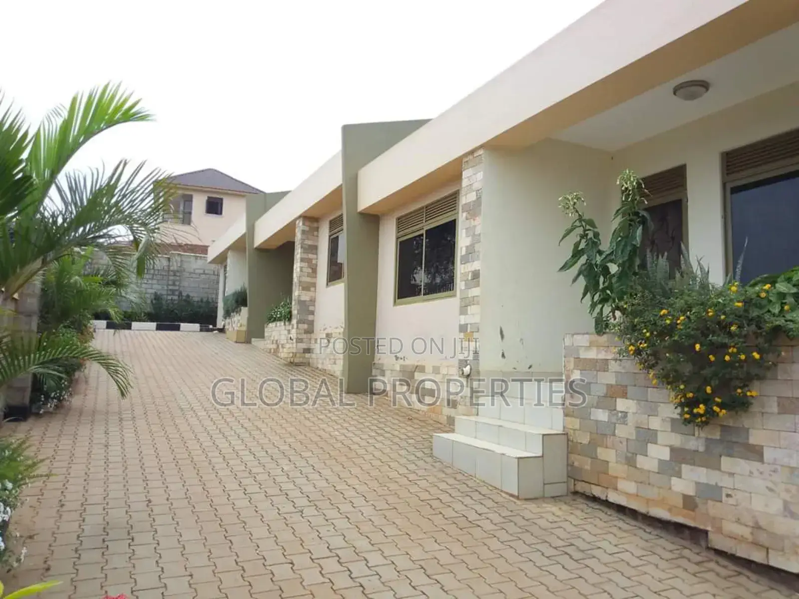 1bdrm Bungalow in Kira Bulindo Rd, Central Division for rent in Central Division