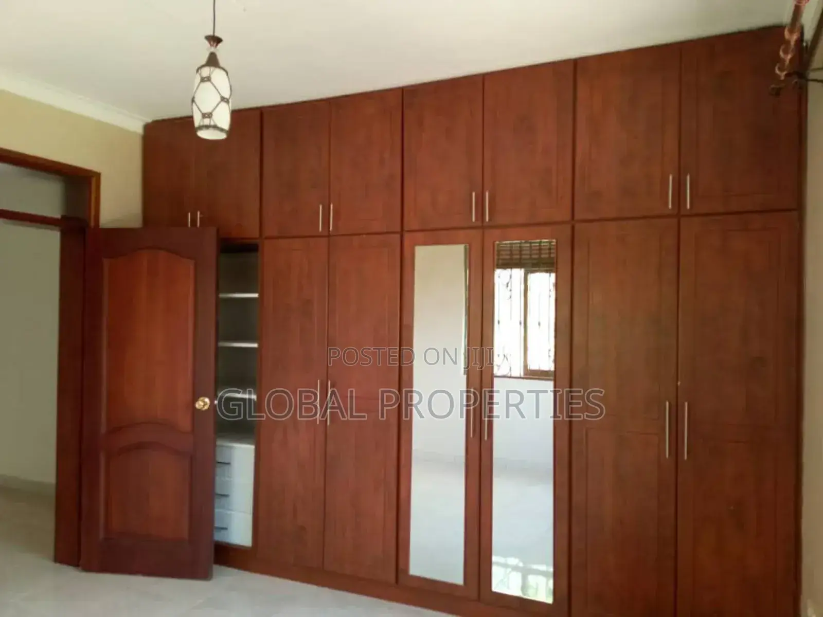 2bdrm Bungalow in Kira Estate, Central Division for rent in Central Division