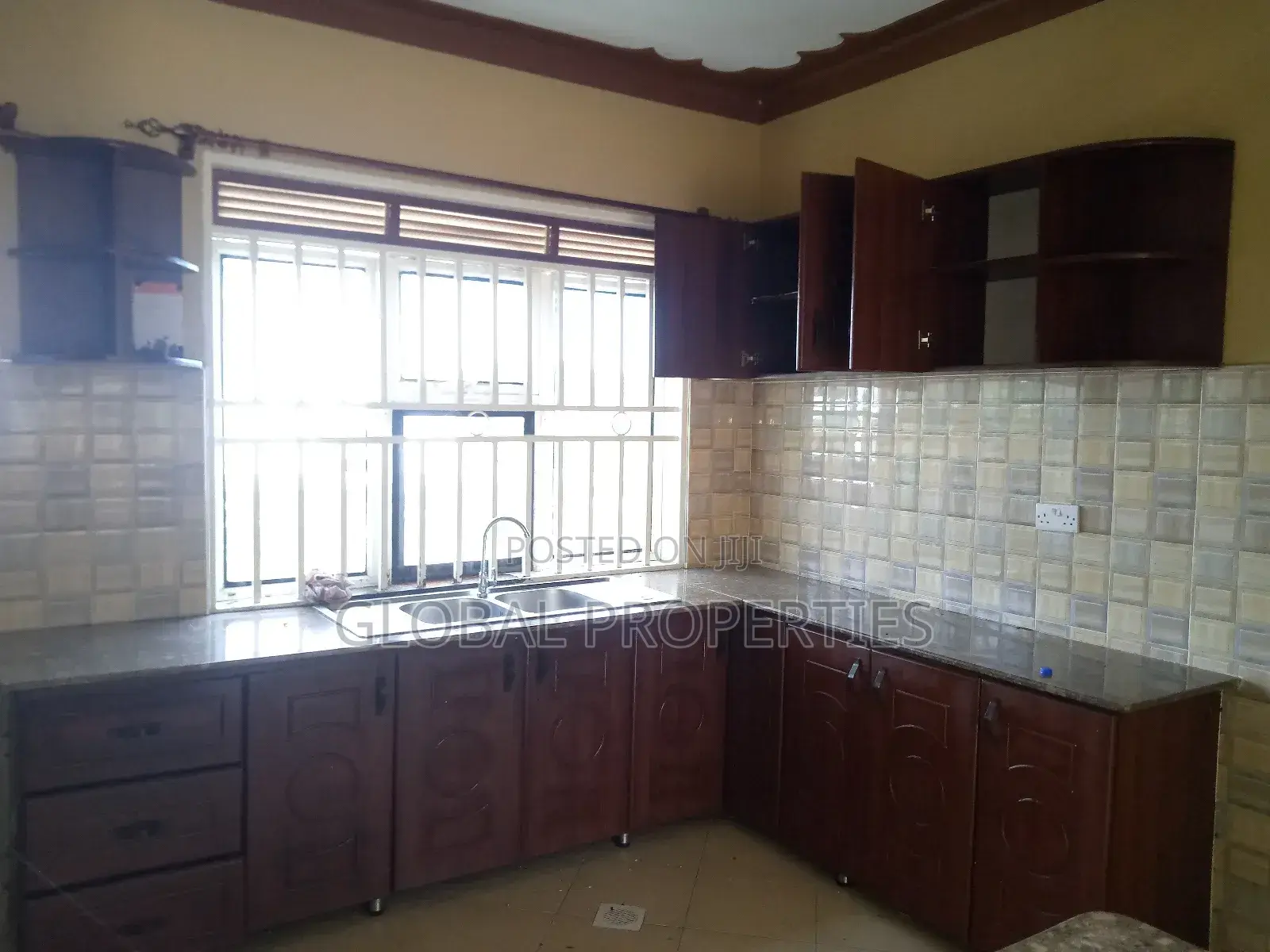 2bdrm Bungalow in Bweyogerere Buuto Rd, Central Division for rent in Central Division