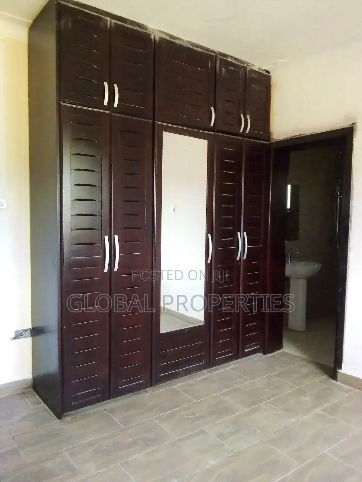 2bdrm Bungalow in Bweyogerere Buuto Rd, Central Division for rent in Central Division
