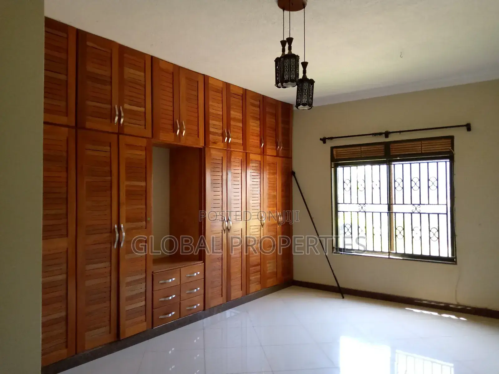 3bdrm Duplex in Najjera Buwate Rd, Central Division for rent in Central Division