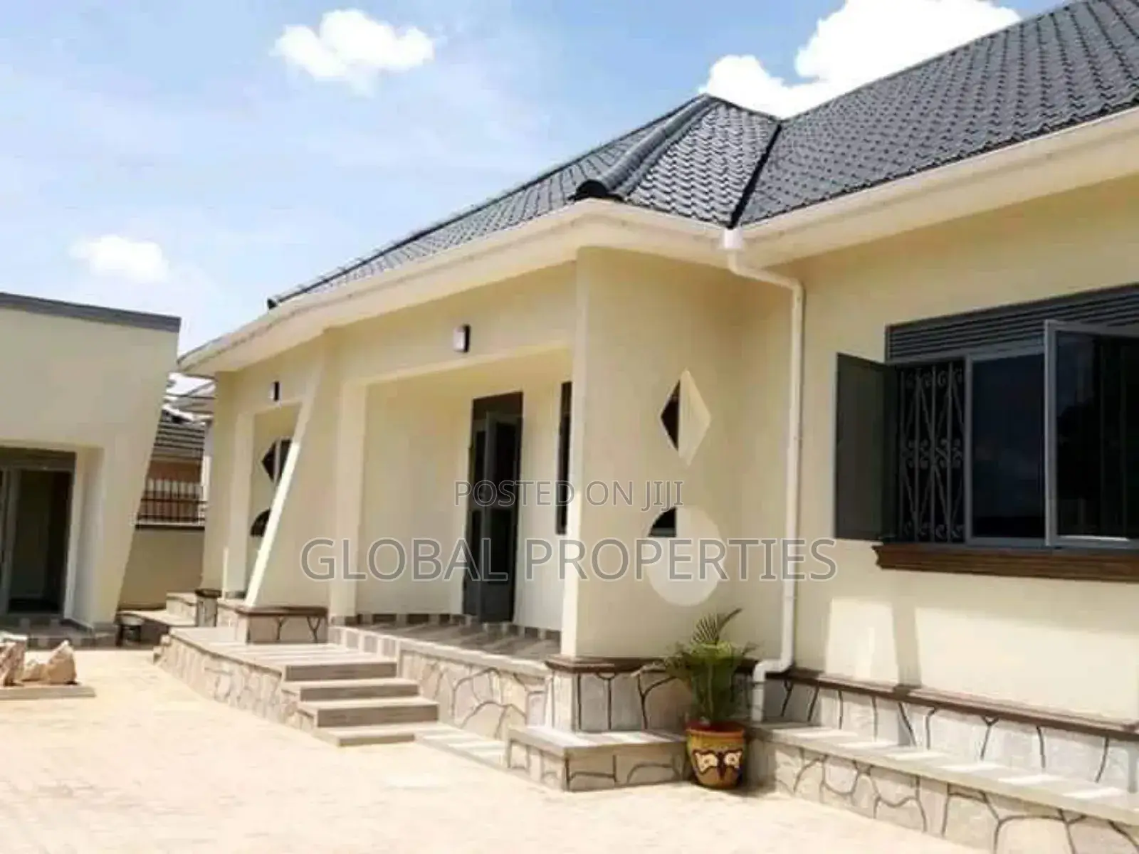 2bdrm Bungalow in Nsawo Estate, Central Division for rent in Central Division