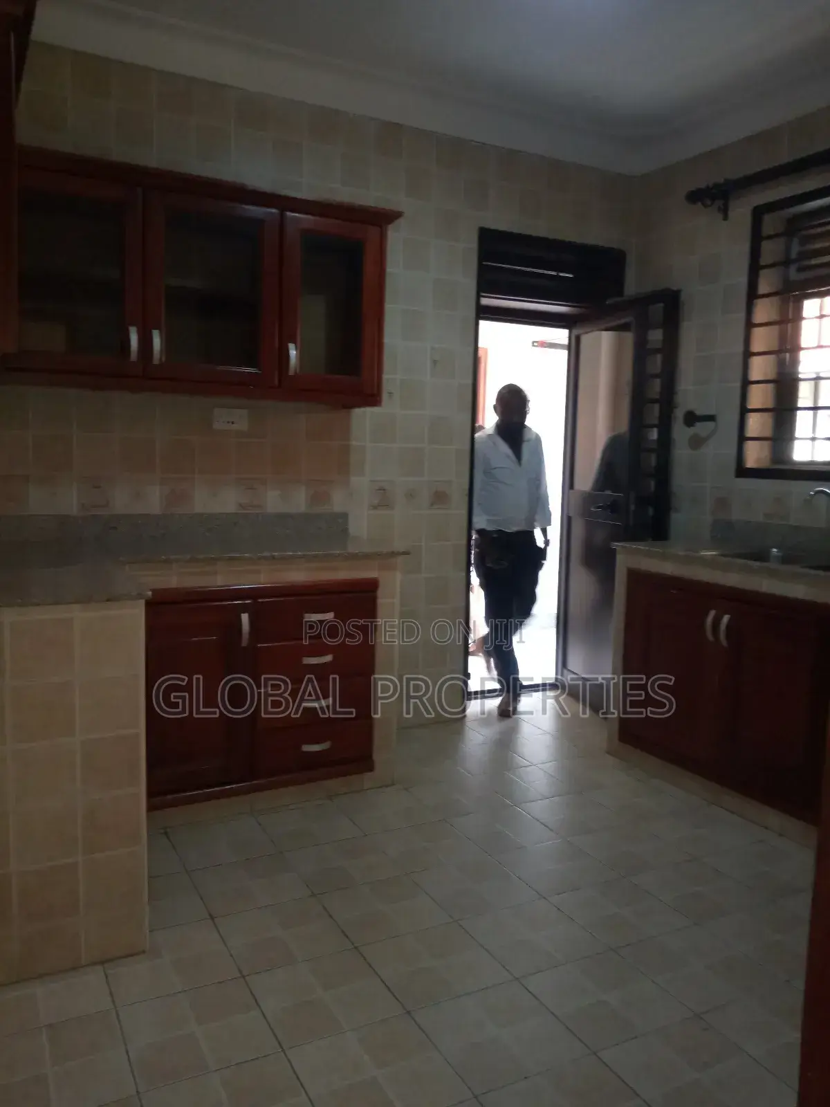 2bdrm Bungalow in Kyaliwajala Kira Rd, Central Division for rent in Central Division