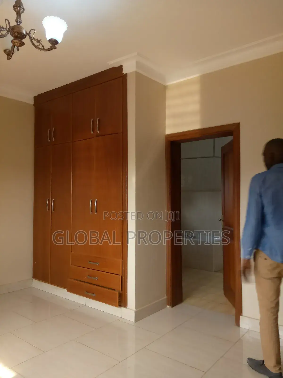 2bdrm Bungalow in Kyaliwajala Kira Rd, Central Division for rent in Central Division