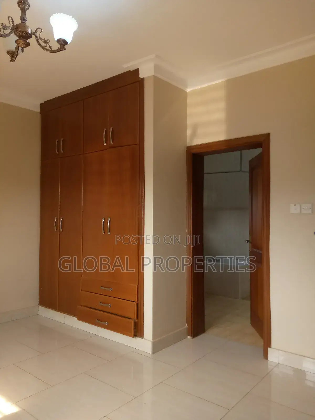 2bdrm Bungalow in Kyaliwajala Kira Rd, Central Division for rent in Central Division