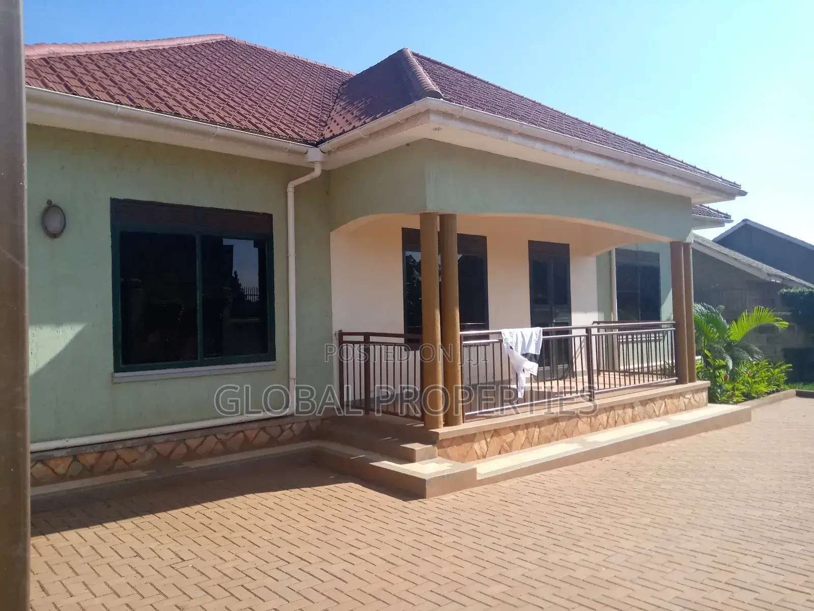 4bdrm Bungalow in Kyaliwajala Kireka, Central Division for rent in Central Division
