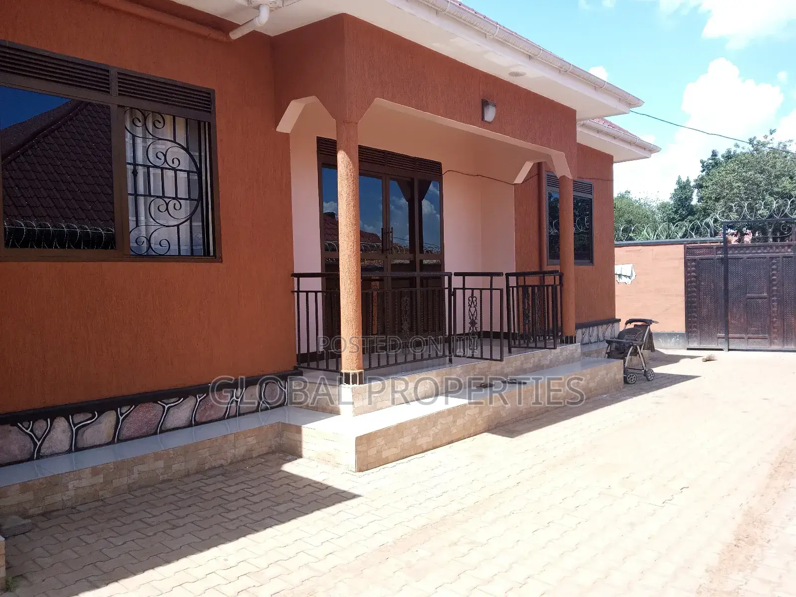 2bdrm Bungalow in Bweyogerere Town, Central Division for rent in Central Division