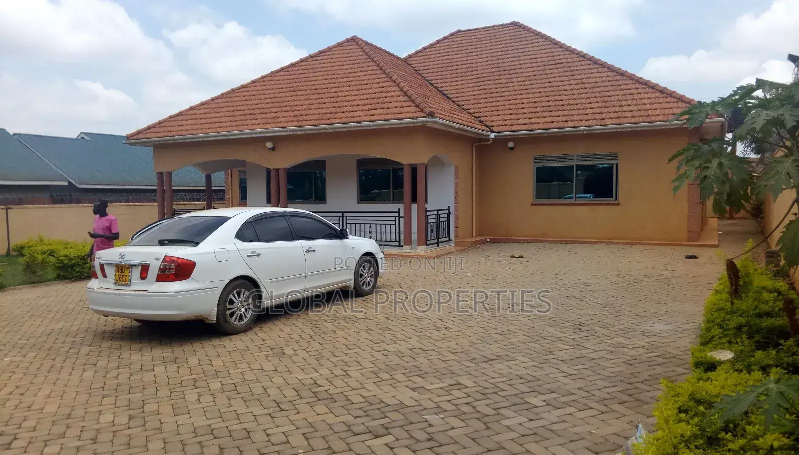 4bdrm Bungalow in Naalya, Central Division for rent in Central Division