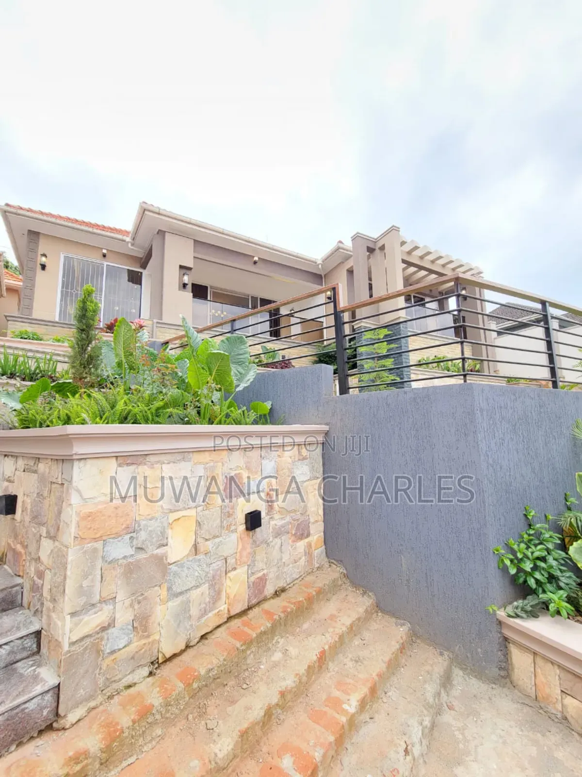 5bdrm Duplex in Fs Properties Ltd, Kira for sale in Kira