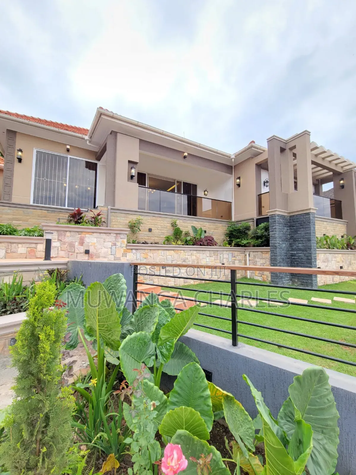 5bdrm Duplex in Fs Properties Ltd, Kira for sale in Kira
