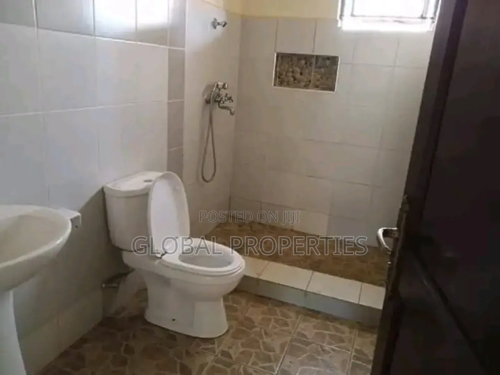 2bdrm Bungalow in Kirinya, Central Division for rent in Central Division