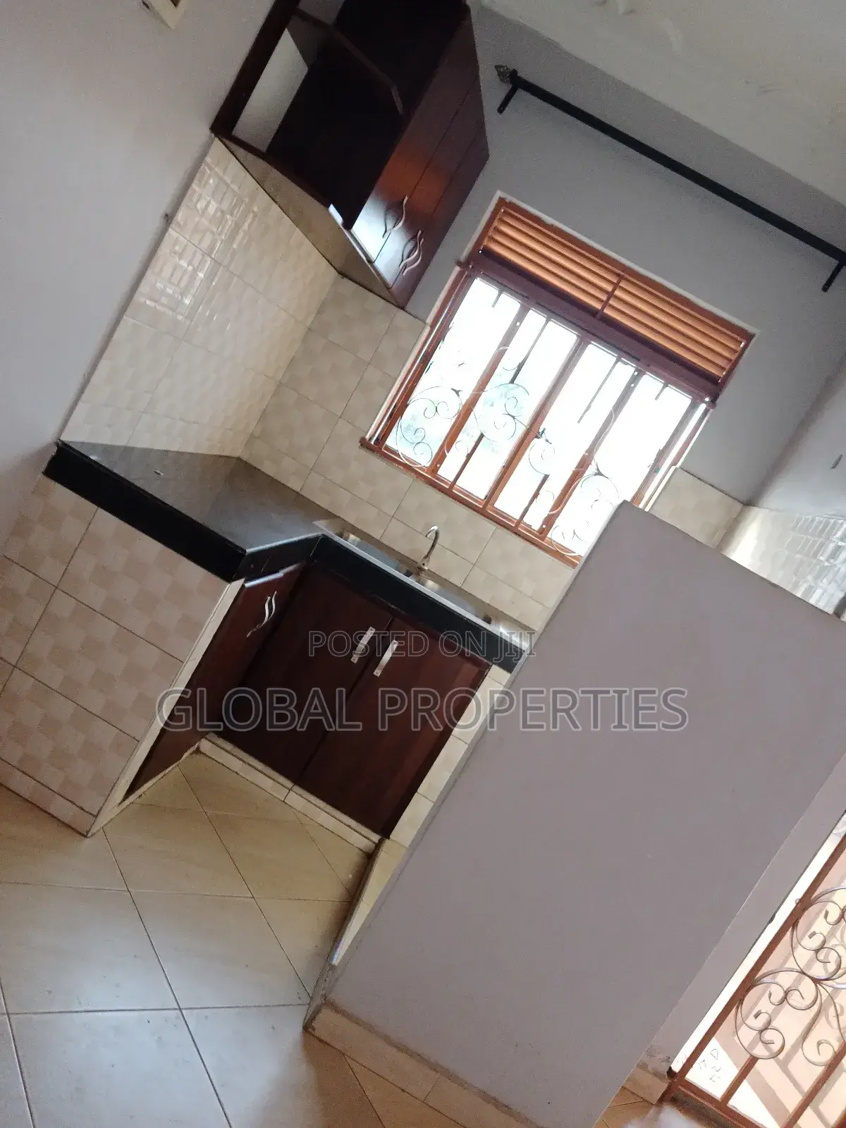 1bdrm Bungalow in Kirinya, Central Division for rent in Central Division
