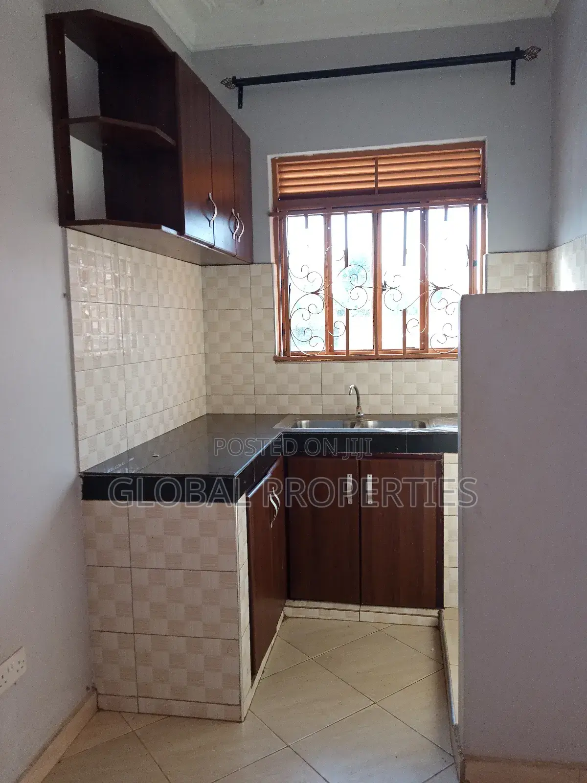 1bdrm Bungalow in Kirinya, Central Division for rent in Central Division