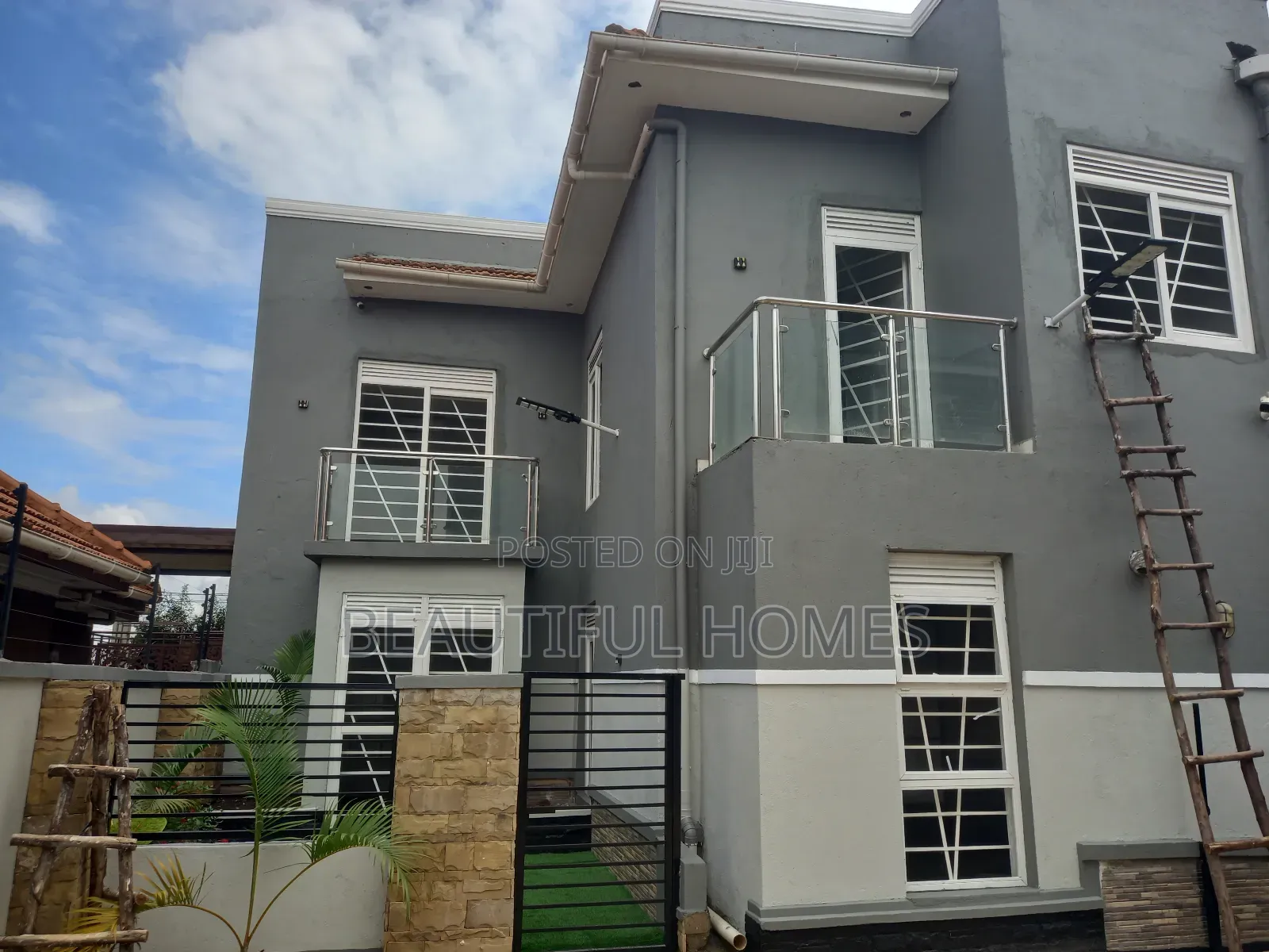 Furnished 4bdrm Duplex in Kira Rich for sale in Kira