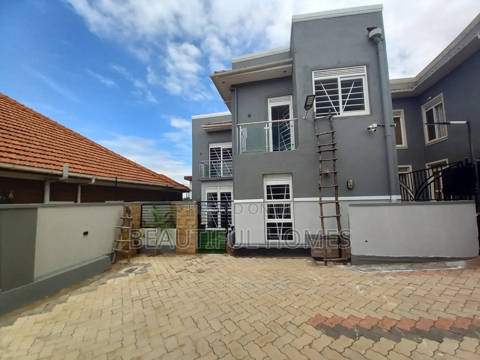 Furnished 4bdrm Duplex in Kira Rich for sale in Kira