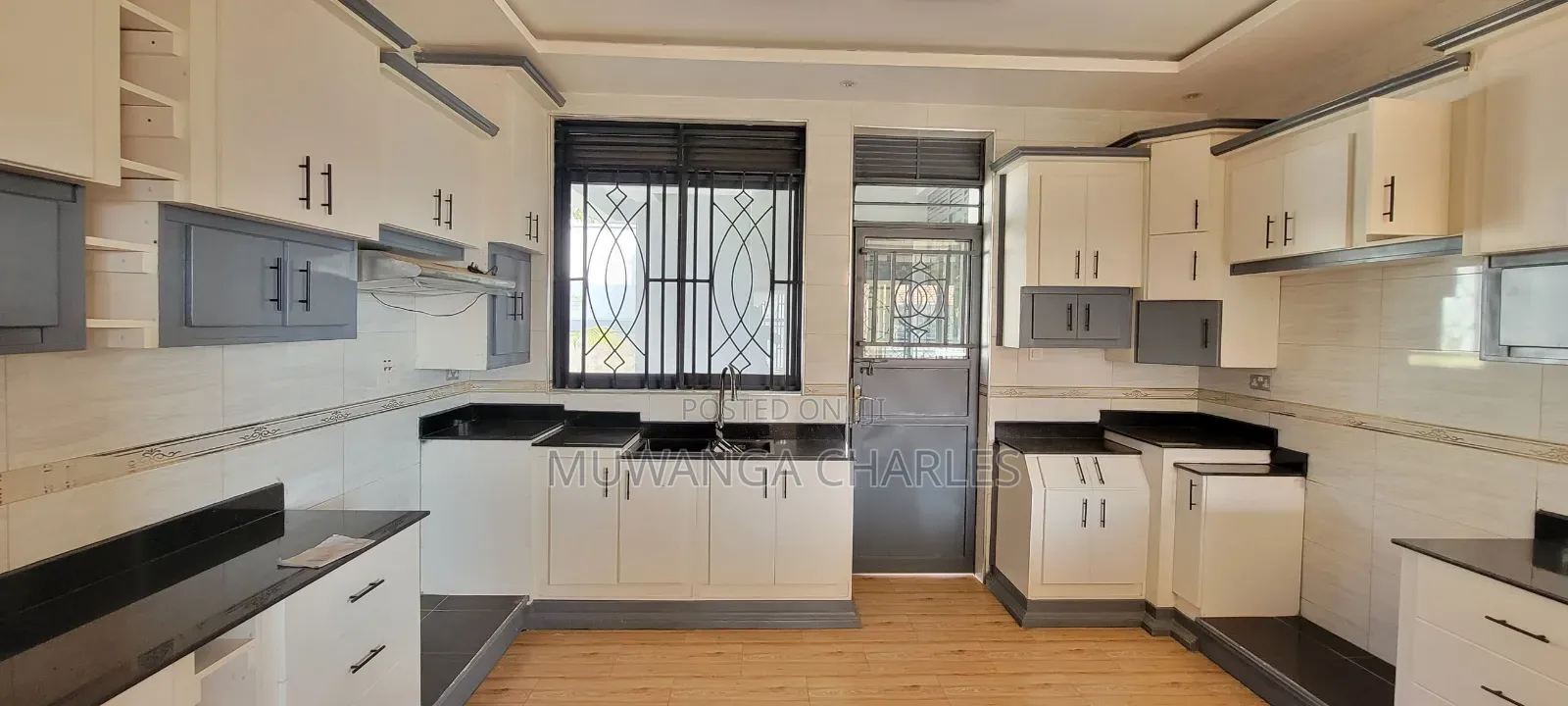 5bdrm Duplex in Fs Properties Ltd, Kira for sale in Kira