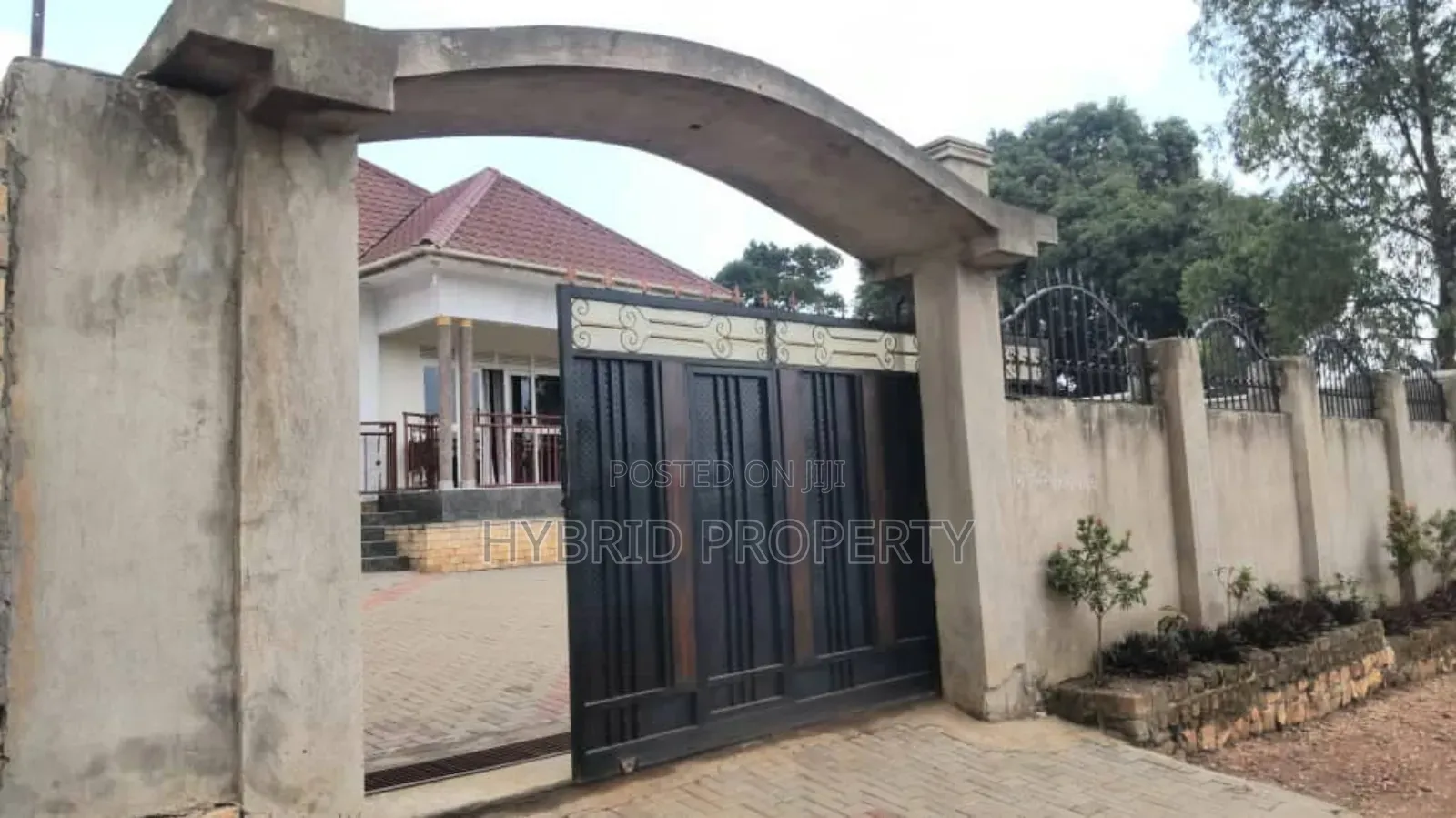 3bdrm House in Matugga Along Bombo, Gombe for sale in Gombe